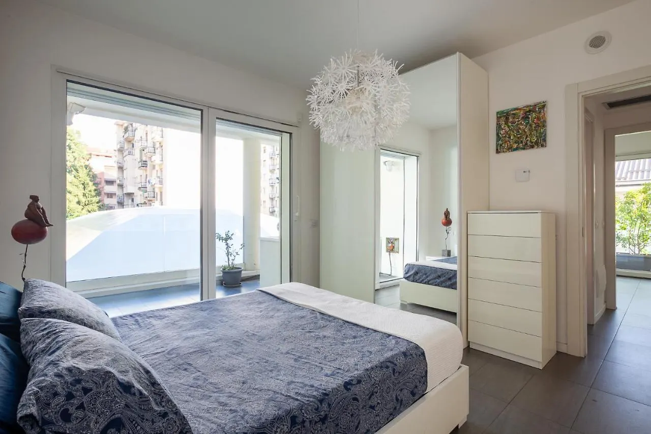 Luxury Apartment With Terrace - Forze Armate Милан 0*,  Италия