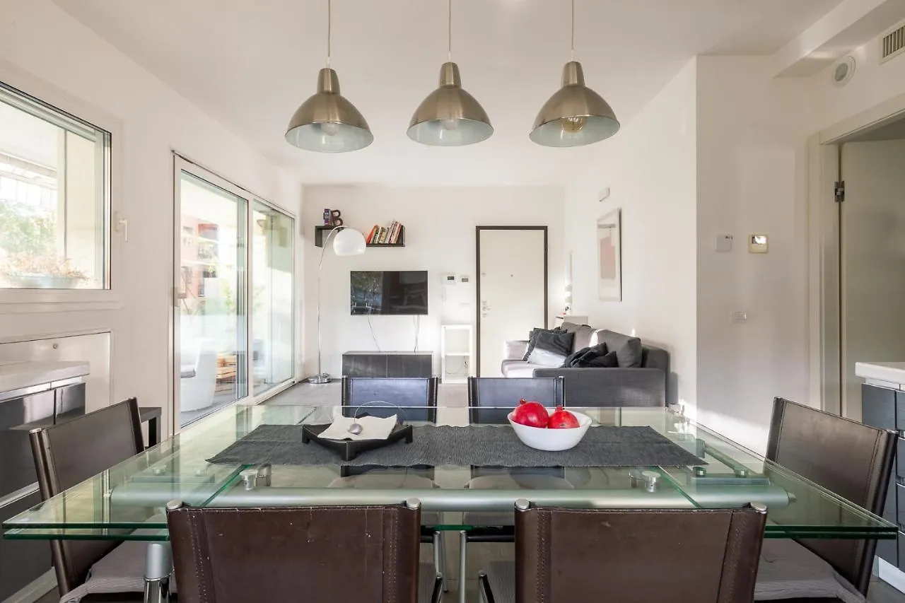 Luxury Apartment With Terrace - Forze Armate Милан 0*,  Италия