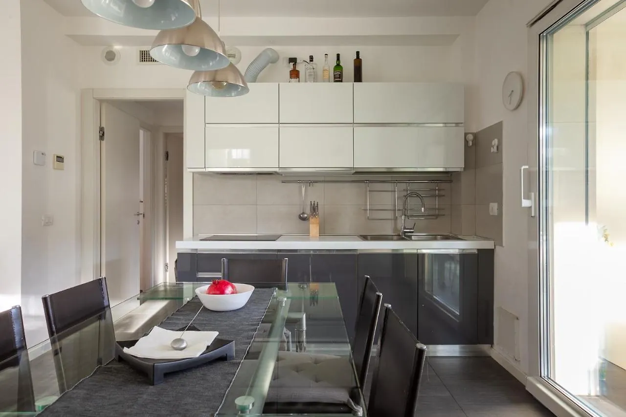 Luxury Apartment With Terrace - Forze Armate Милан