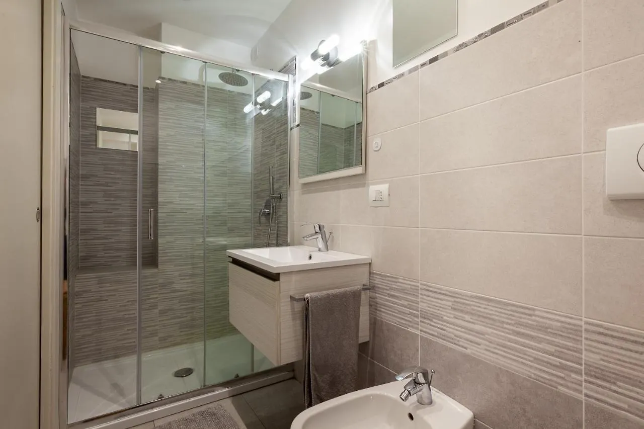 Luxury Apartment With Terrace - Forze Armate Милан Италия